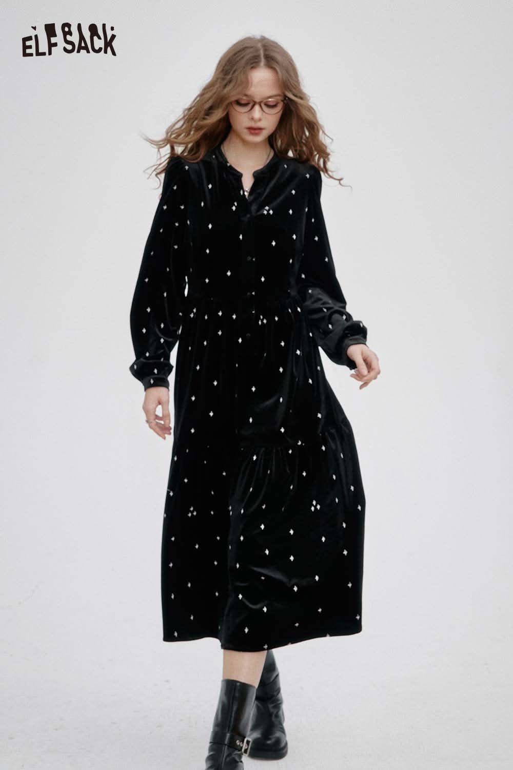 ELFSACK soft star graphic formal long dress in black with elegant design and long sleeves