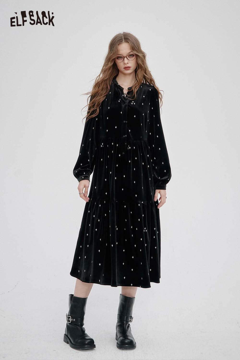ELFSACK soft star graphic formal long dress in black velvet with stylish long sleeves and a flowing silhouette