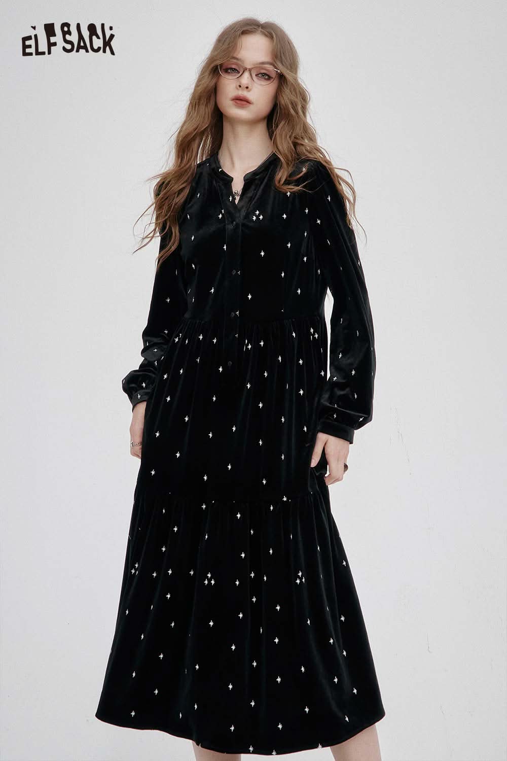 ELFSACK soft star graphic formal long dress in black velvet with a tiered design and elegant details