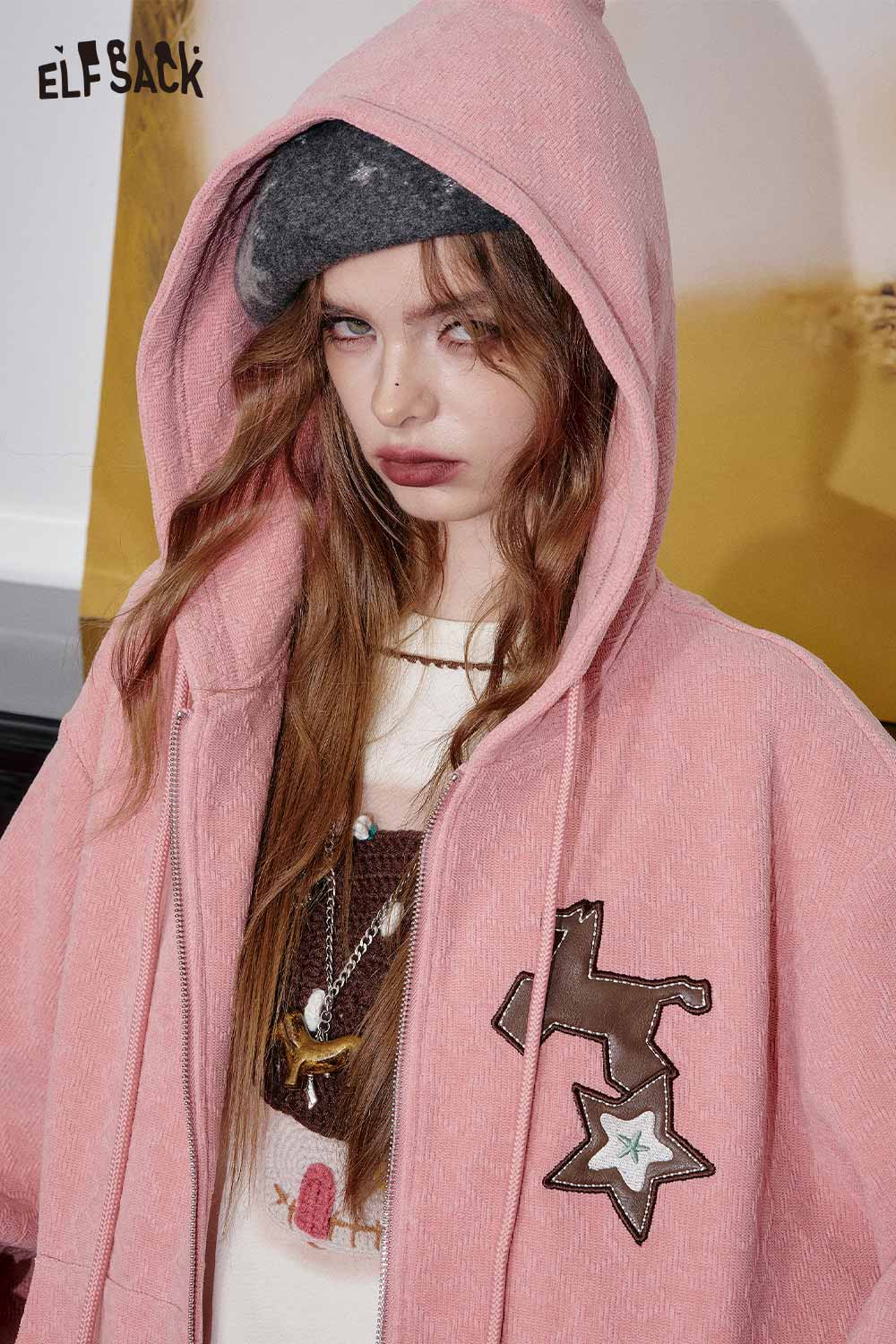 ELFSACK soft star hooded jacket for women in pink with a stylish design and cozy fit