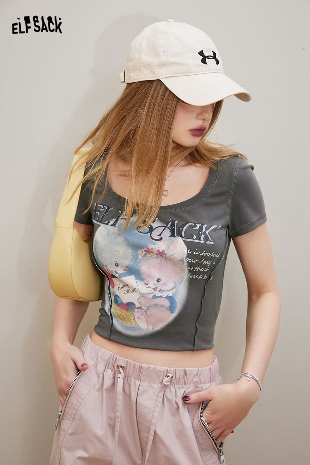 ELFSACK Sweet & Spicy graphic crop t-shirt with cute teddy bear design in gray