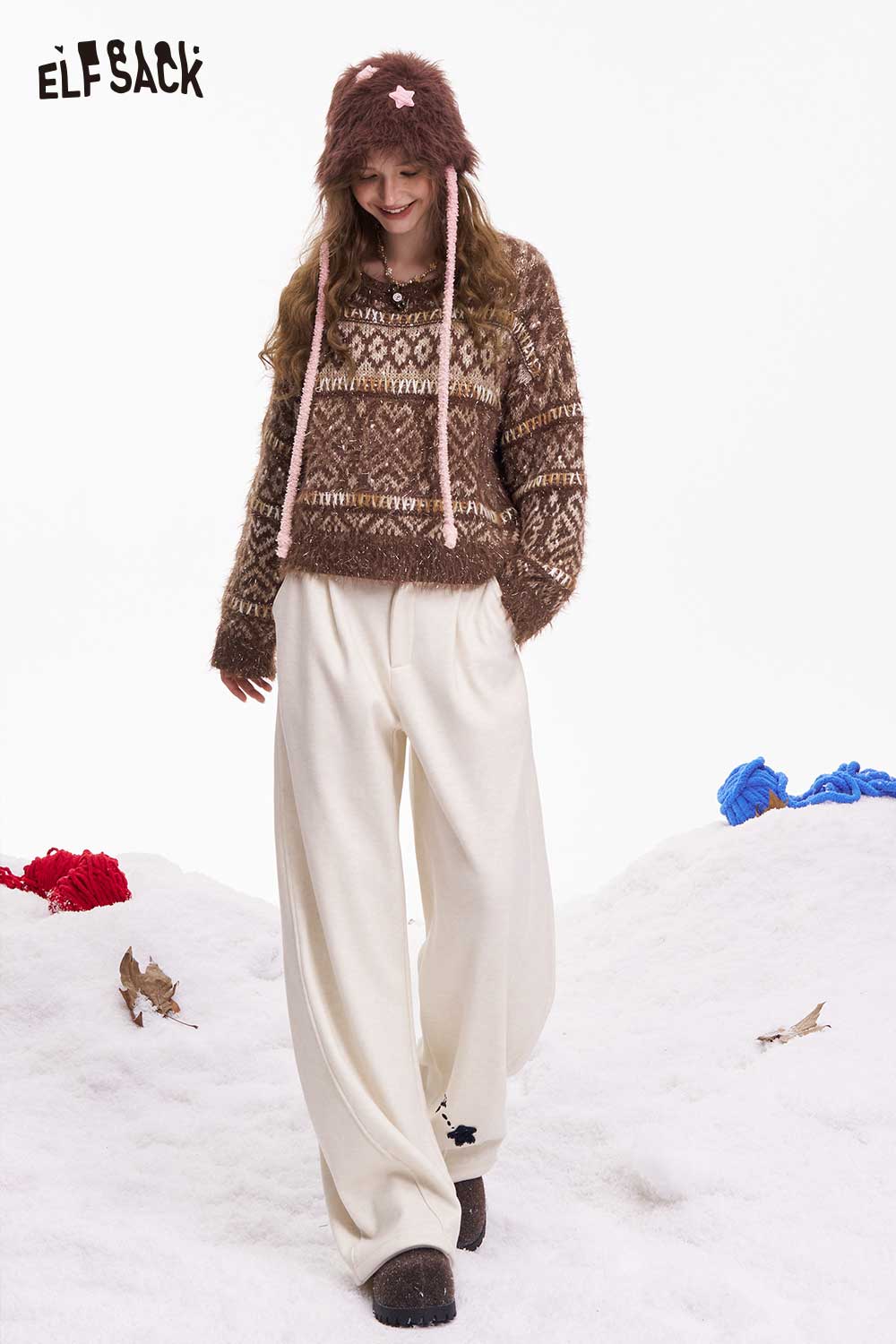 ELFSACK trendy cropped glitter sweater in brown with patterned design for a stylish winter look