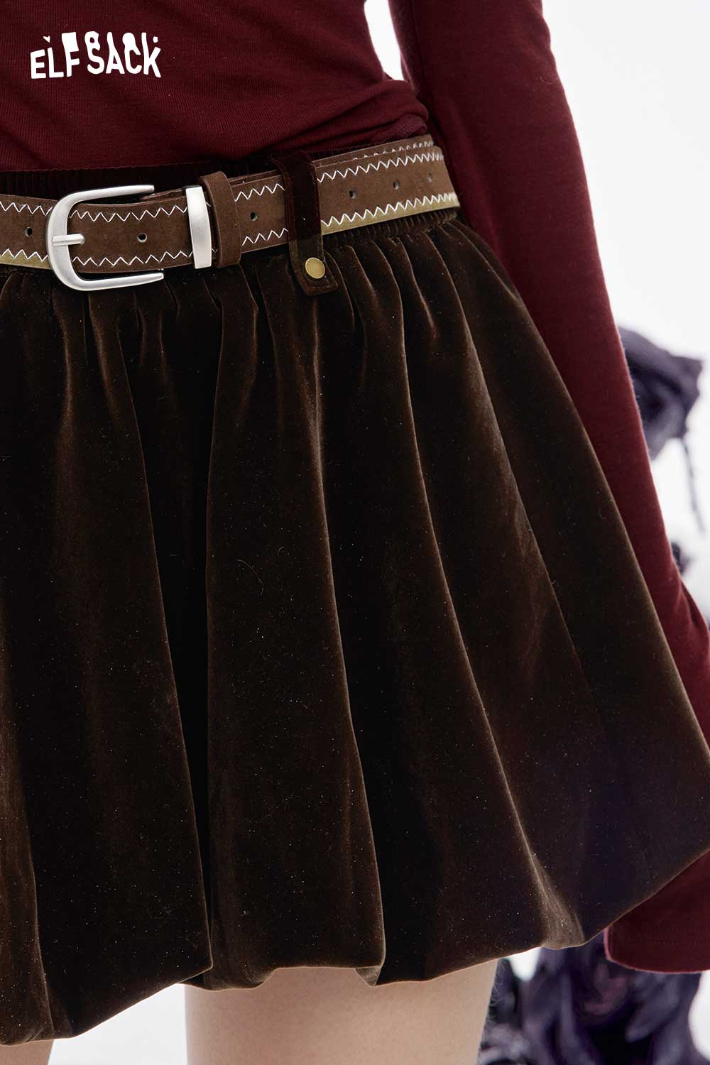 ELFSACK velvet short skirt for women with a stylish belt detail for a trendy look