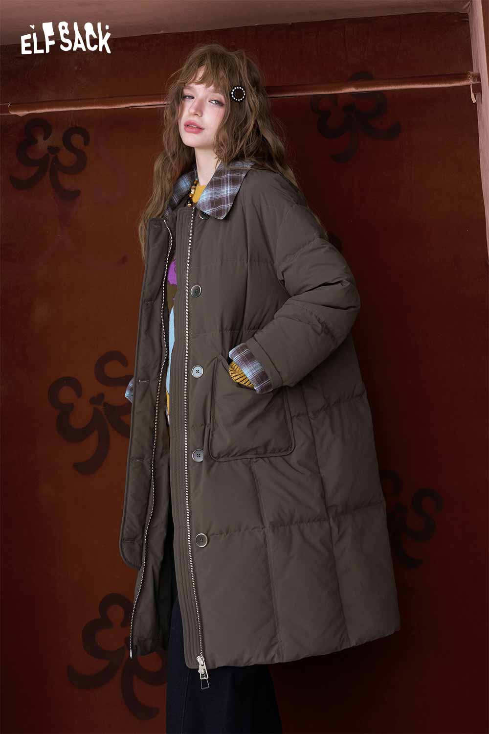 ELFSACK minimalist long down coat for women featuring a stylish plaid collar and a relaxed fit