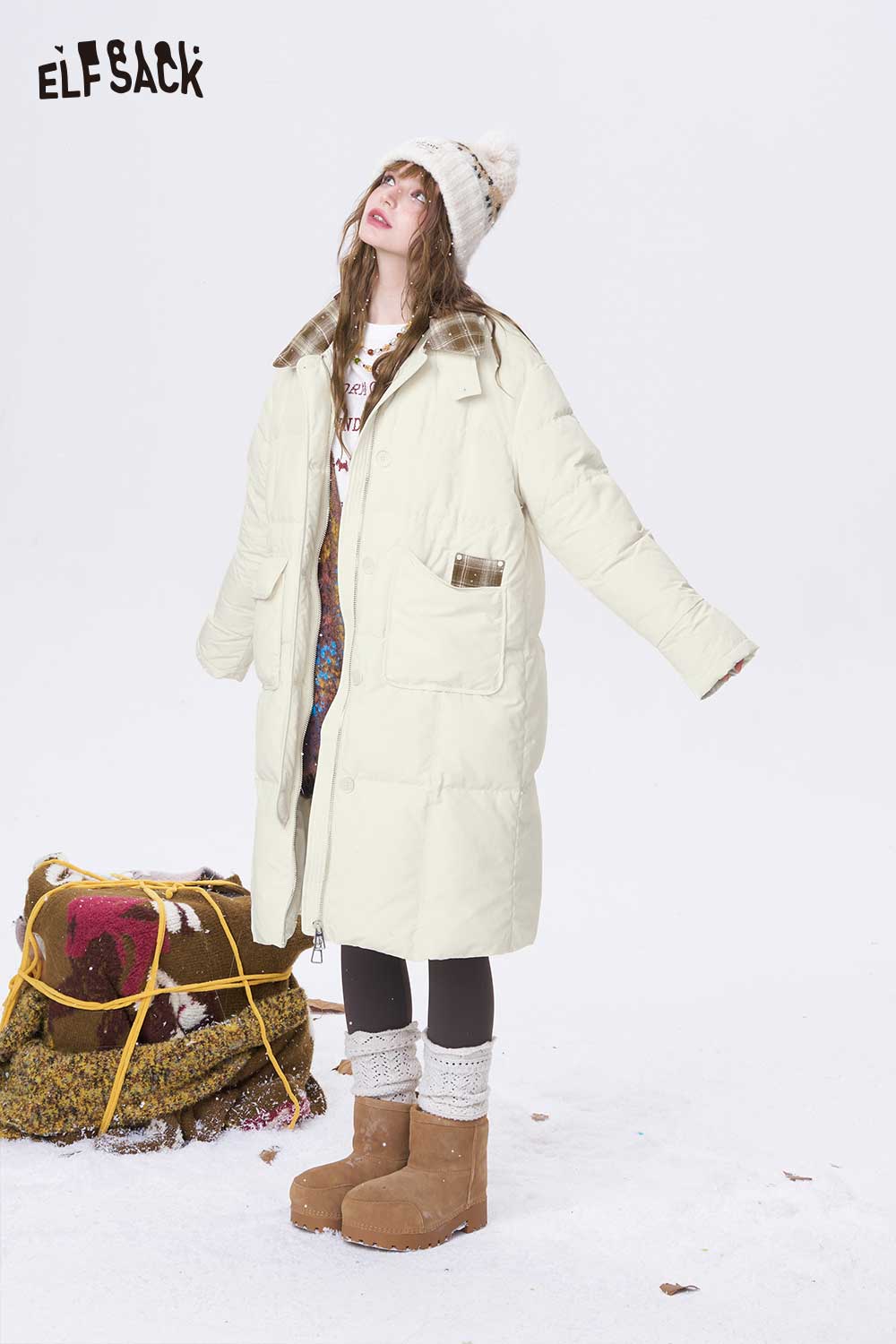ELFSACK minimalist long down coat for women in light beige, perfect for winter warmth and style