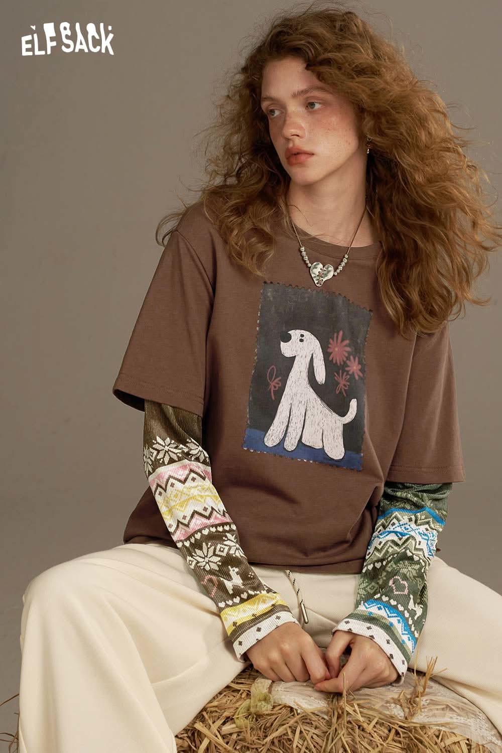 ELFSACK vintage print long sleeve t shirt with a dog design and colorful sleeves for a trendy look