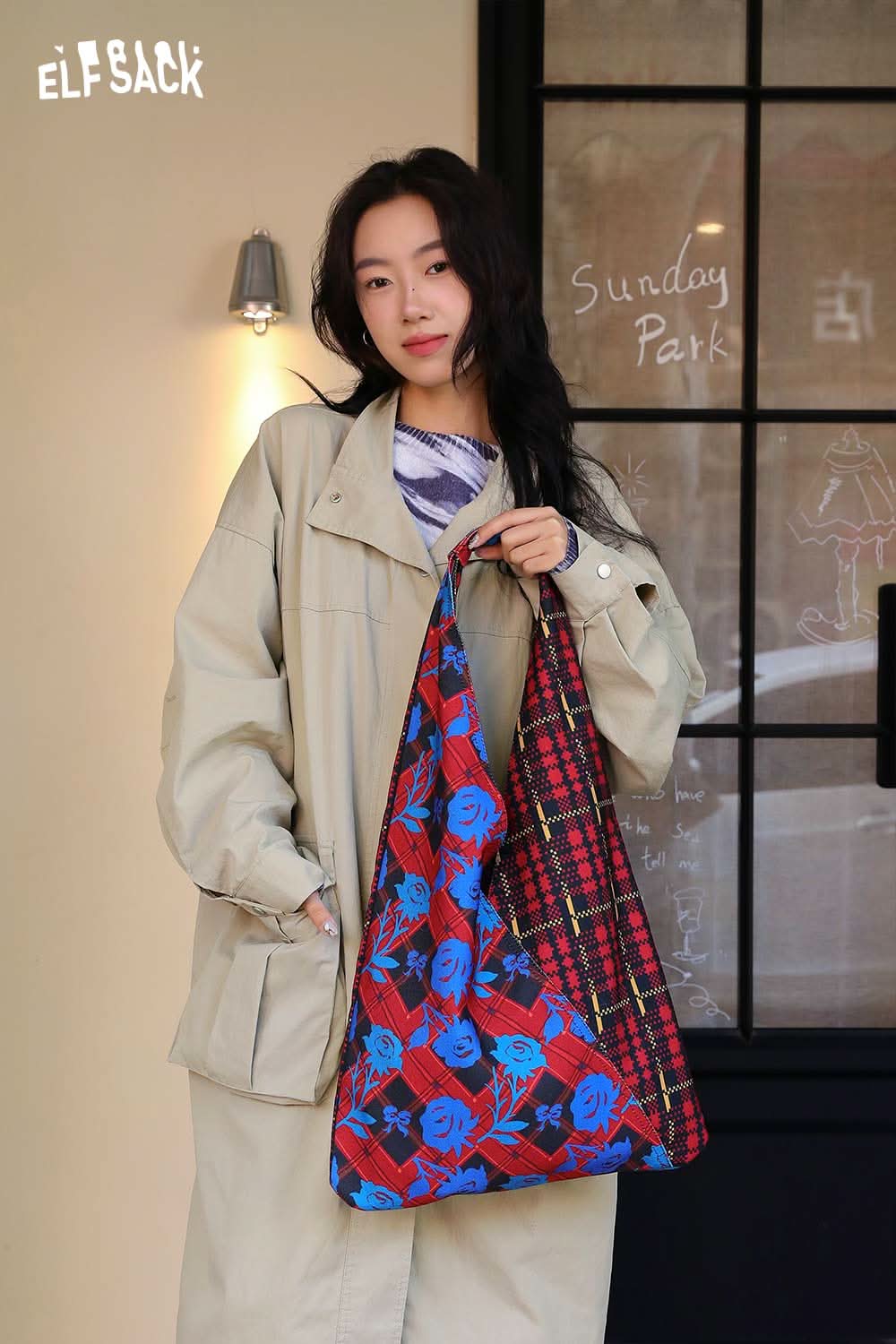 ELFSACK vintage stripe tote bag featuring colorful patterns and a spacious design for everyday use