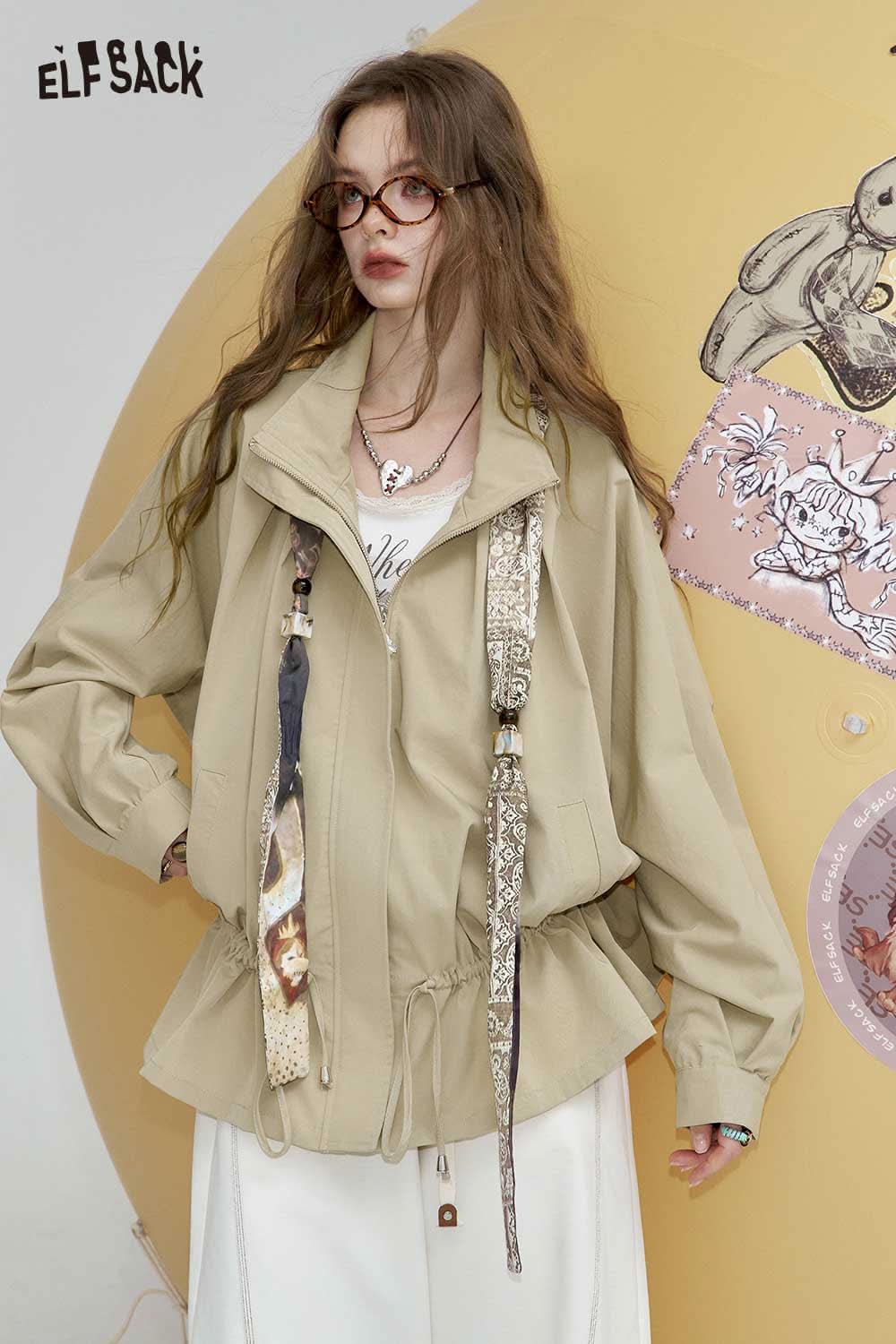 ELFSACK minimalist short jacket for women in beige with adjustable drawstring waist and stylish accessories