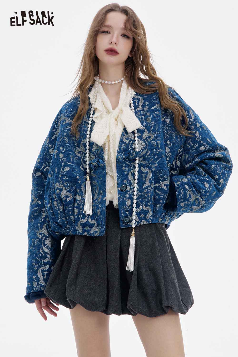 ELFSACK retro graphic short coat for women in blue with decorative embroidery and puffed sleeves