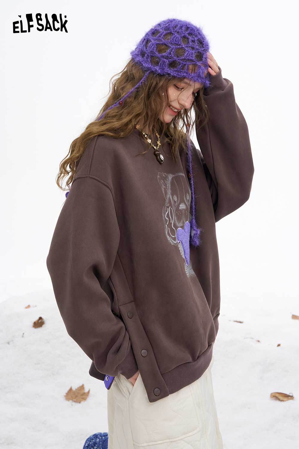 ELFSACK women's animal graphic sweatshirt in dark brown with playful graphic and oversized fit