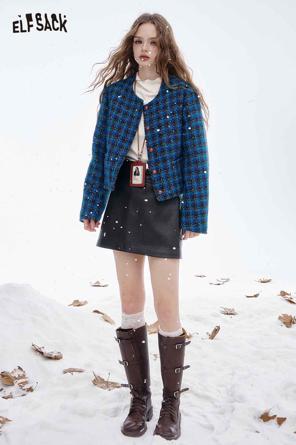 ELFSACK women's checkered short jacket in blue, styled with a shirt and skirt for a chic winter look