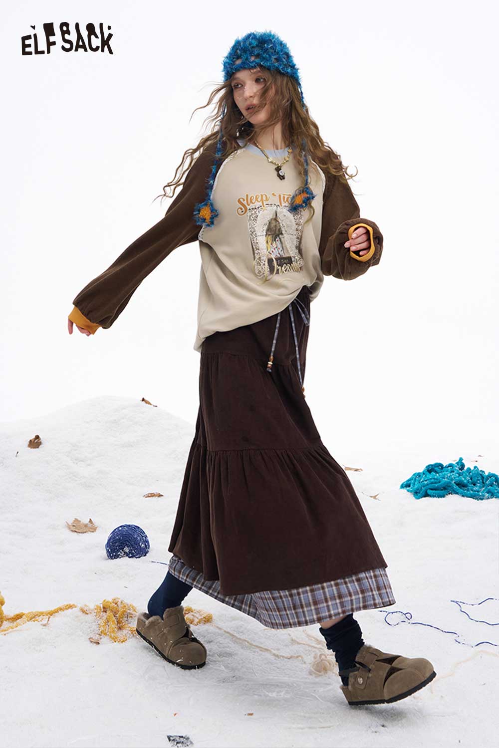 Casual women's graphic letter tshirt by ELFSACK with relaxed fit and playful design