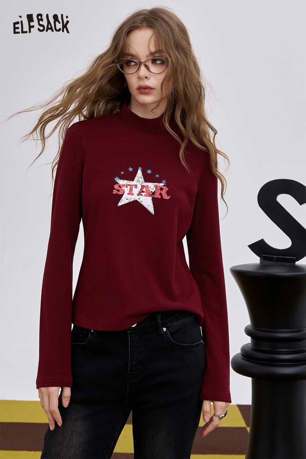 ELFSACK women's graphic long sleeve t-shirt in burgundy with star print design