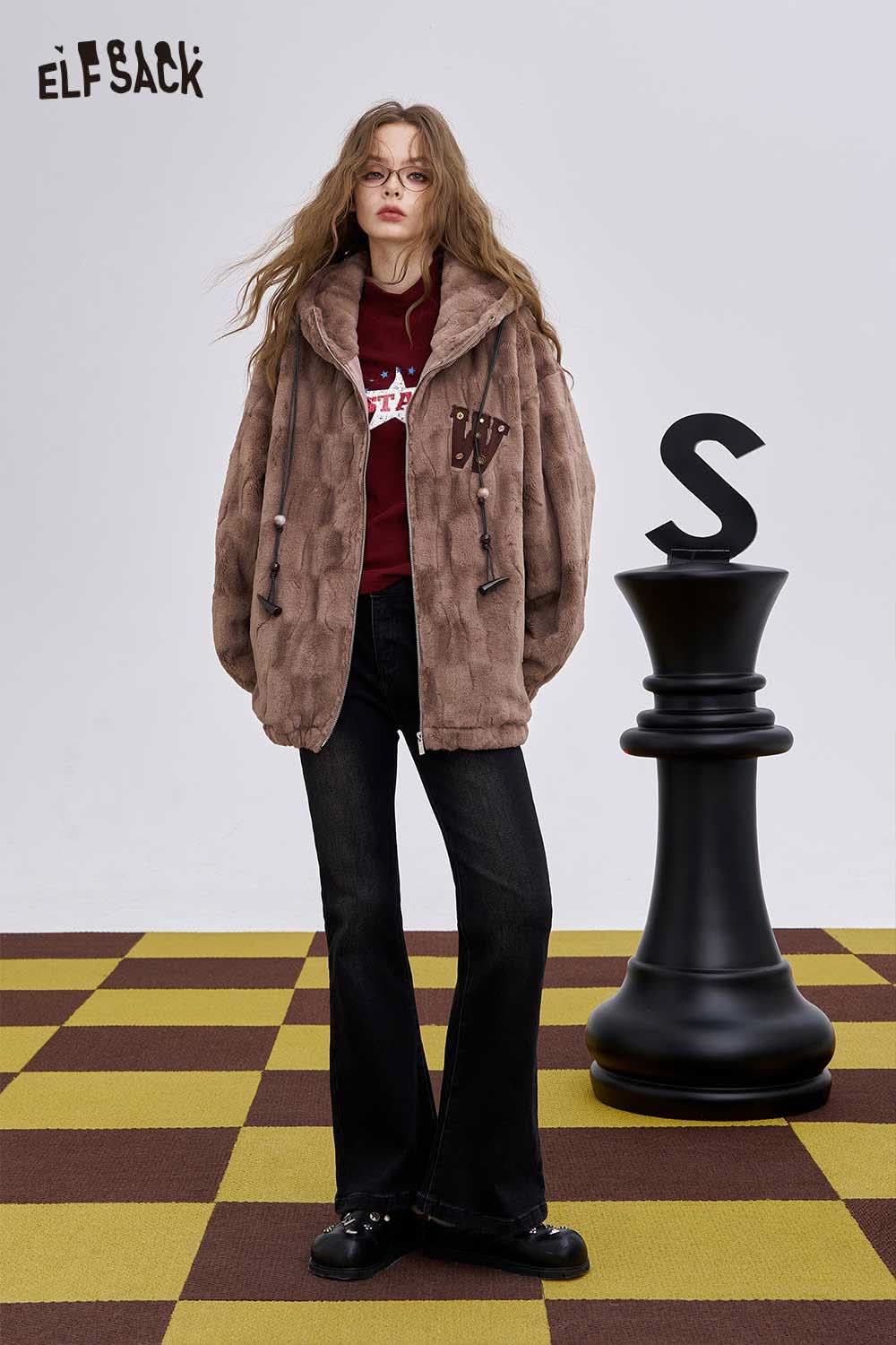 ELFSACK women's graphic long sleeve t-shirt styled with a plush brown jacket for a trendy look