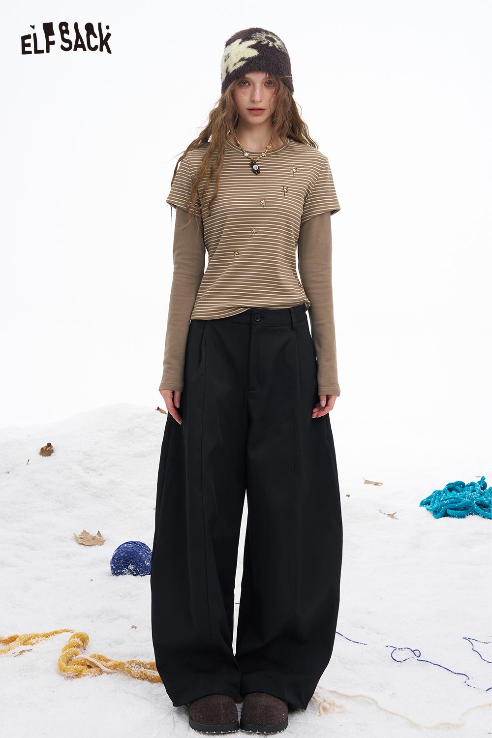 ELFSACK women's graphic stripe long sleeve shirt styled with oversized black pants