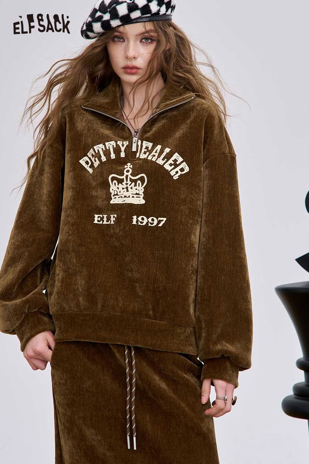 ELFSACK women's graphic sweatshirt and skirt set in brown velvet with a stylish design for a chic look