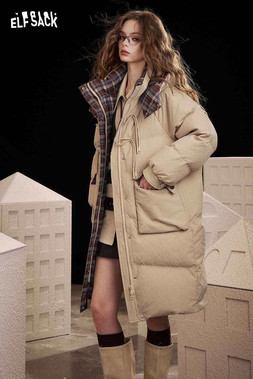 ELFSACK women's long toggle button jacket in beige with plaid accents and oversized fit