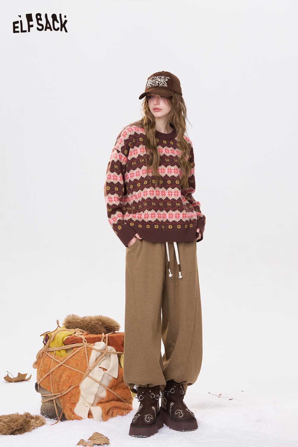 ELFSACK women's loose drawstring sweatpants paired with a patterned sweater for a casual look