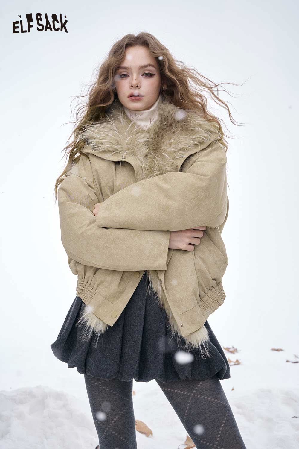 ELFSACK women's plush lined down jacket in beige with a stylish fur-lined collar for warmth and comfort