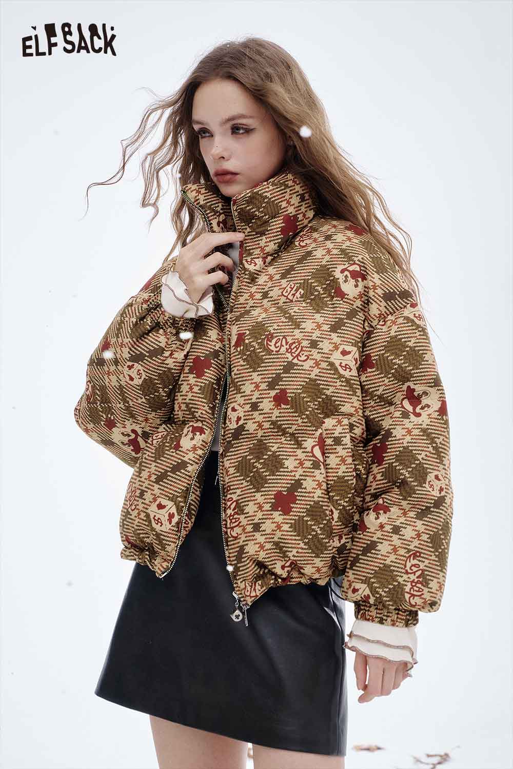 ELFSACK women's reversible down jacket in a stylish pattern, perfect for cold weather wear