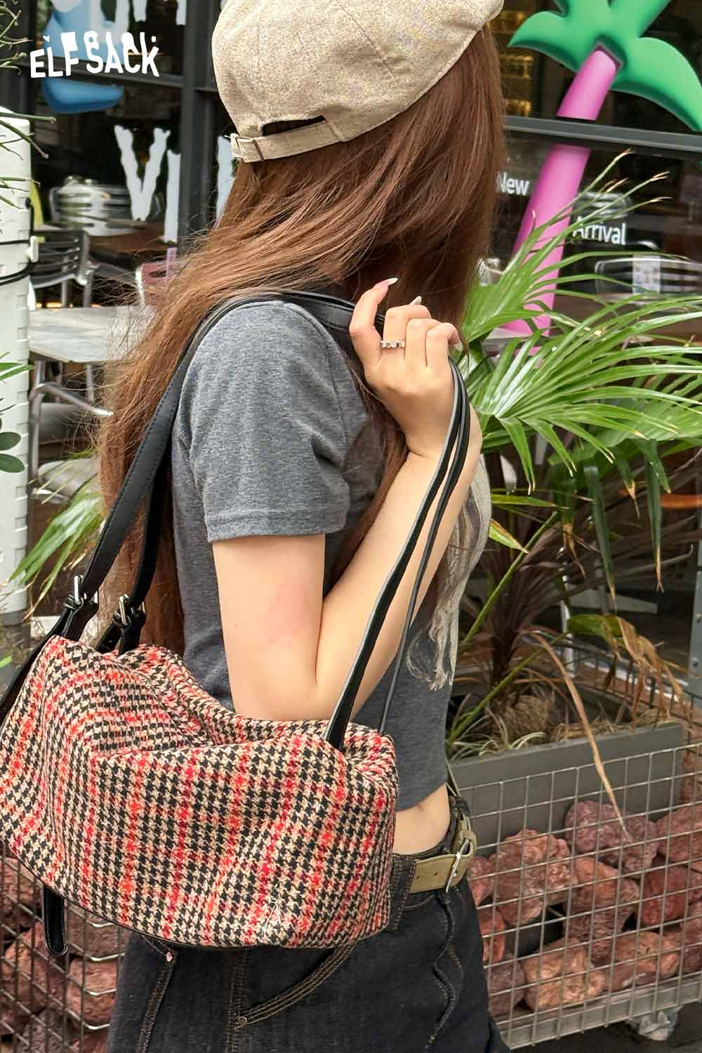 ELFSACK women's single strap shoulder bag in a stylish checkered pattern for everyday use