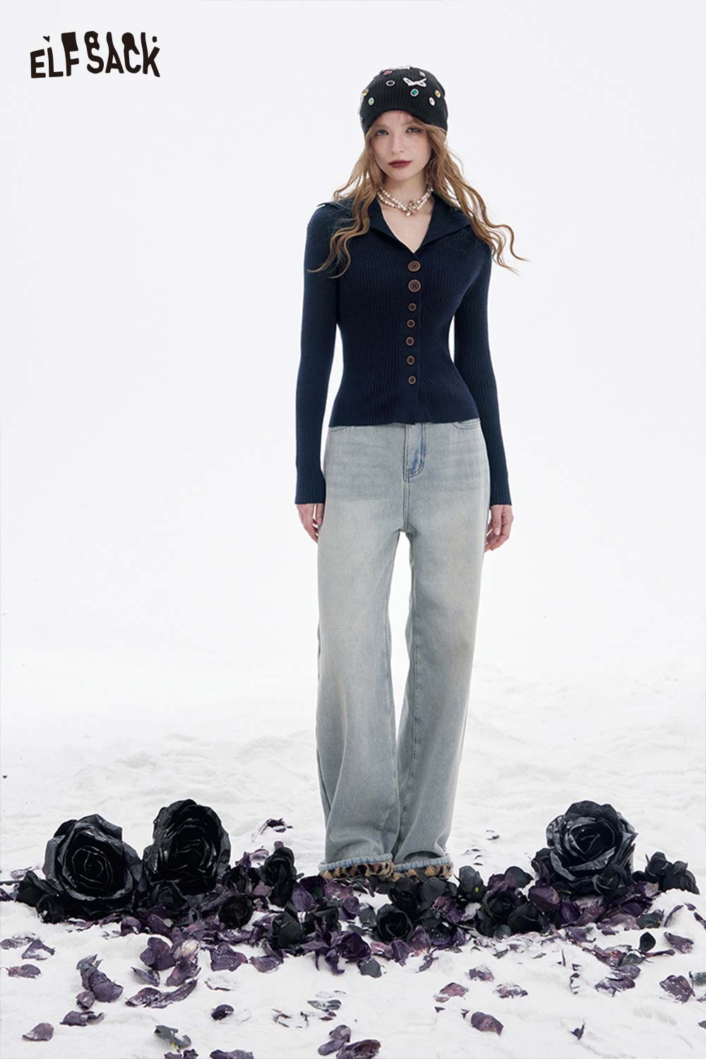 ELFSACK women's slim fit v neck knitwear in dark blue with button detail, paired with wide-leg jeans