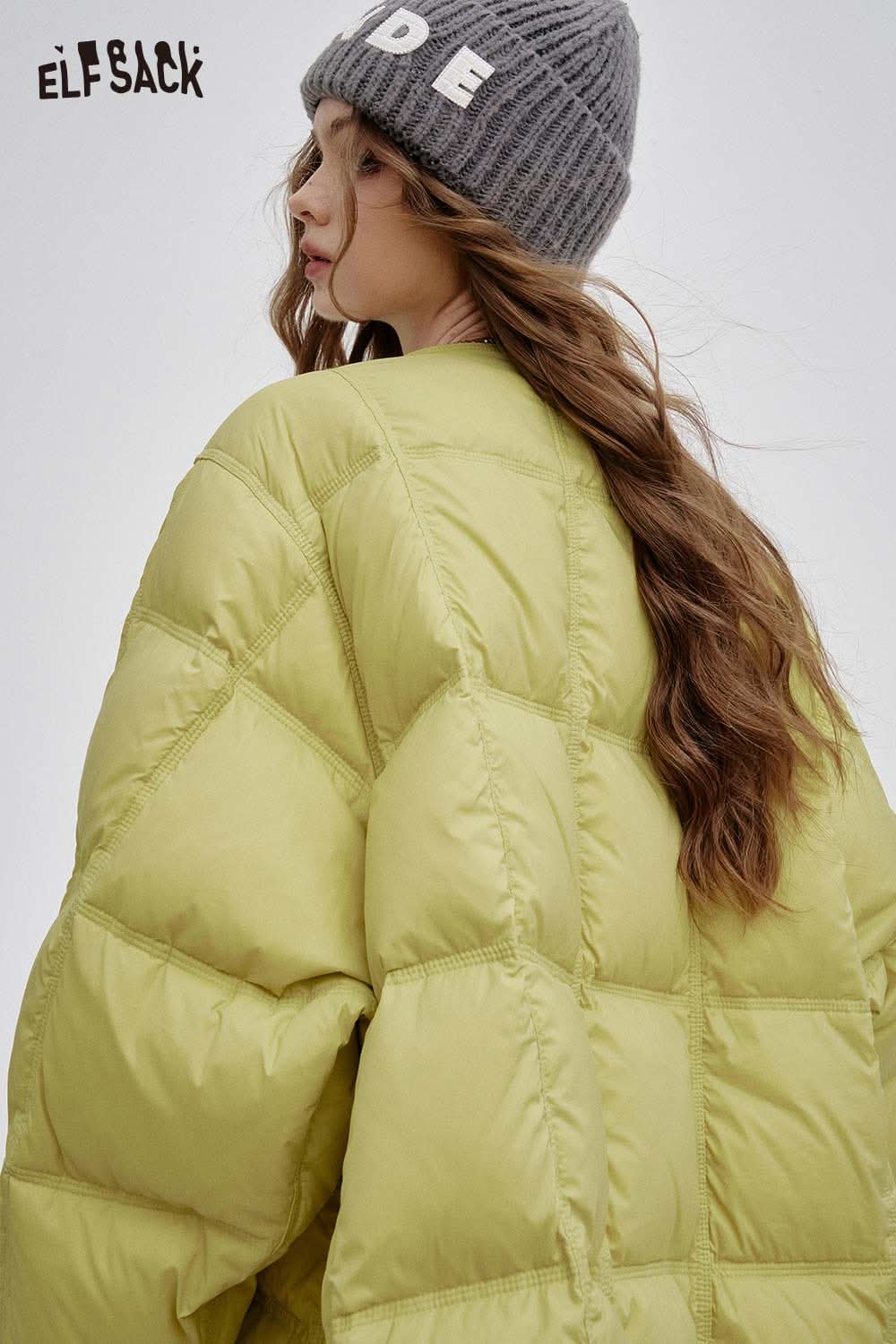 ELFSACK women's soft down jacket in light green with oversized fit for cozy winter warmth