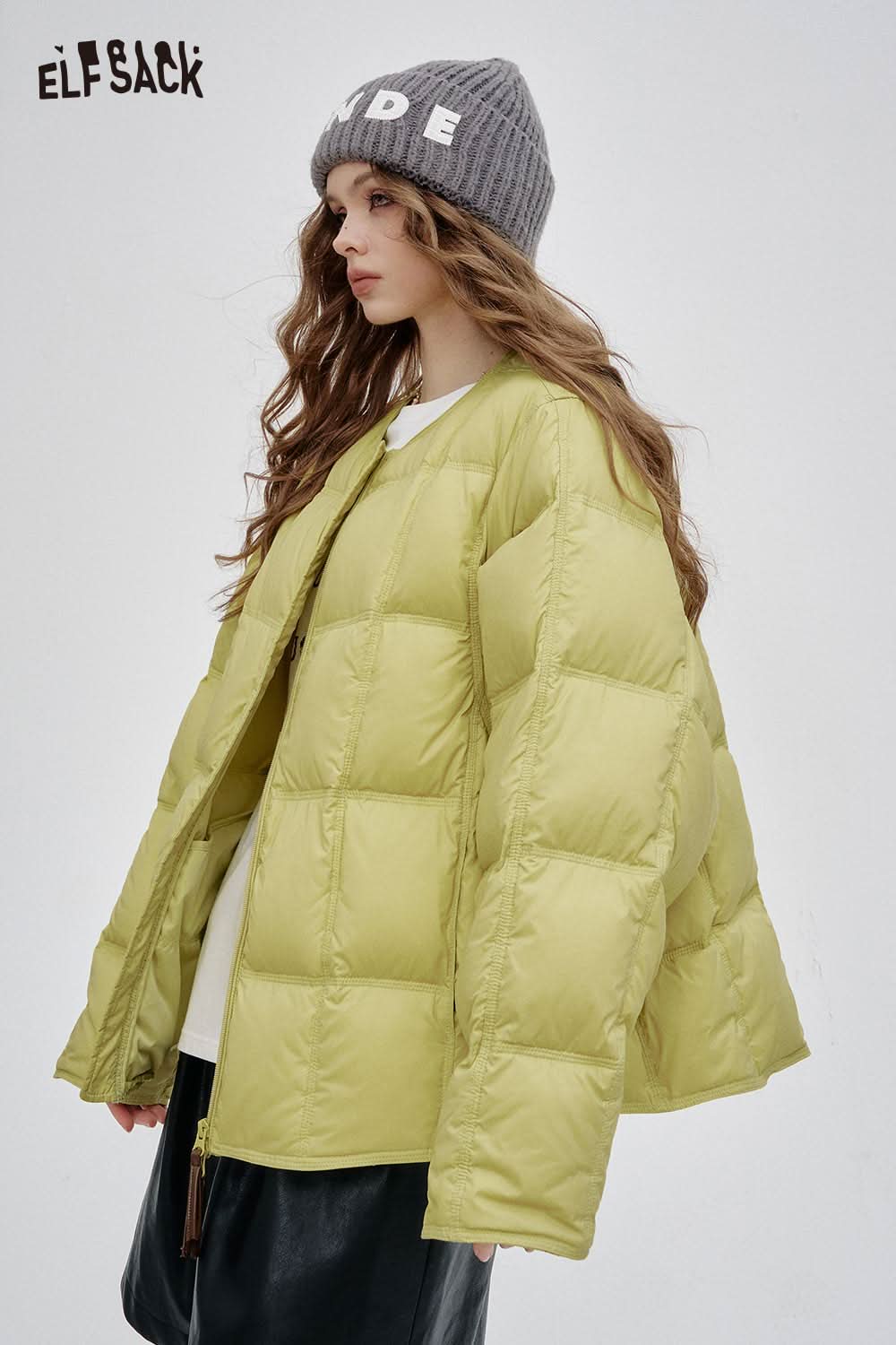 ELFSACK women's soft down jacket in light green with a relaxed fit and cozy design