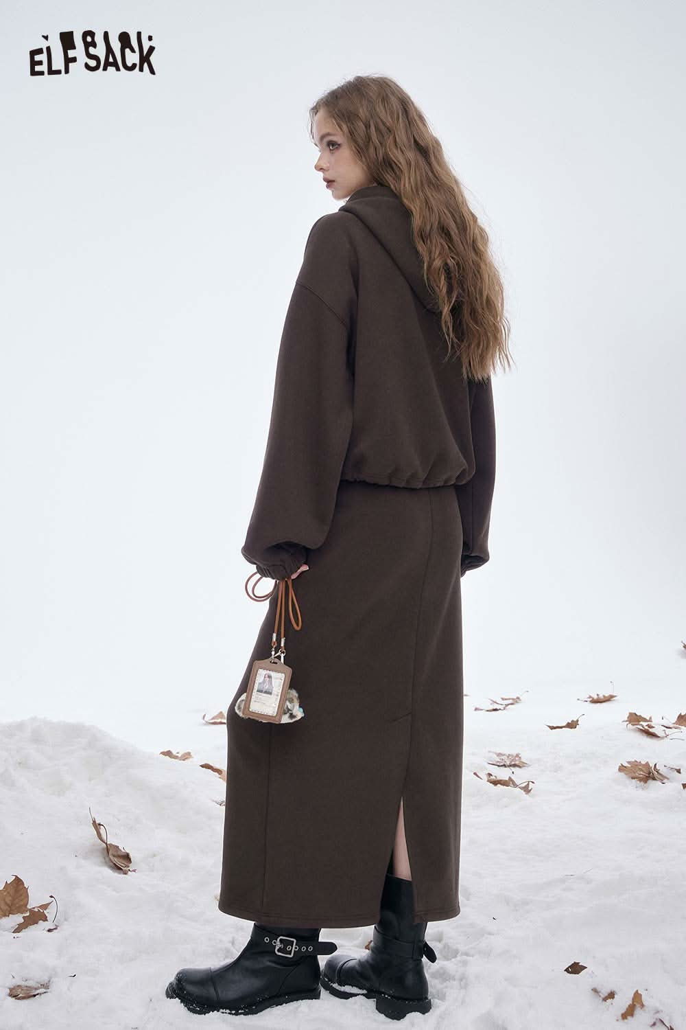 ELFSACK women's soft heart graphic skirt set in brown, featuring a cozy hoodie and long skirt, perfect for winter style