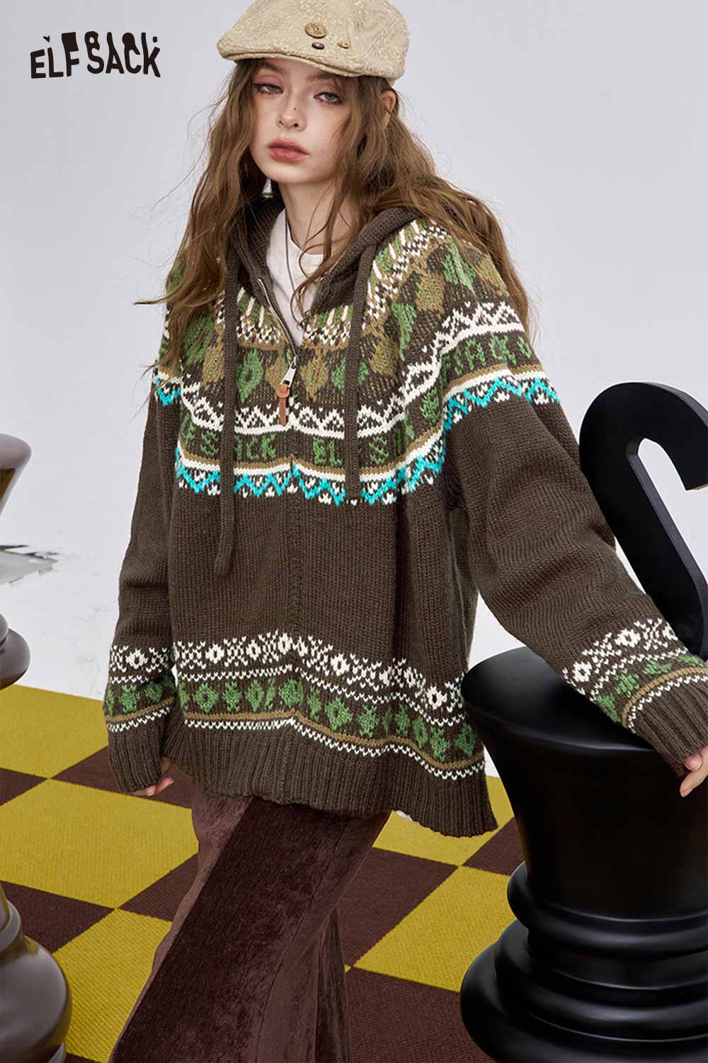 ELFSACK women's soft zip hooded sweater in brown with trendy geometric patterns and a cozy fit