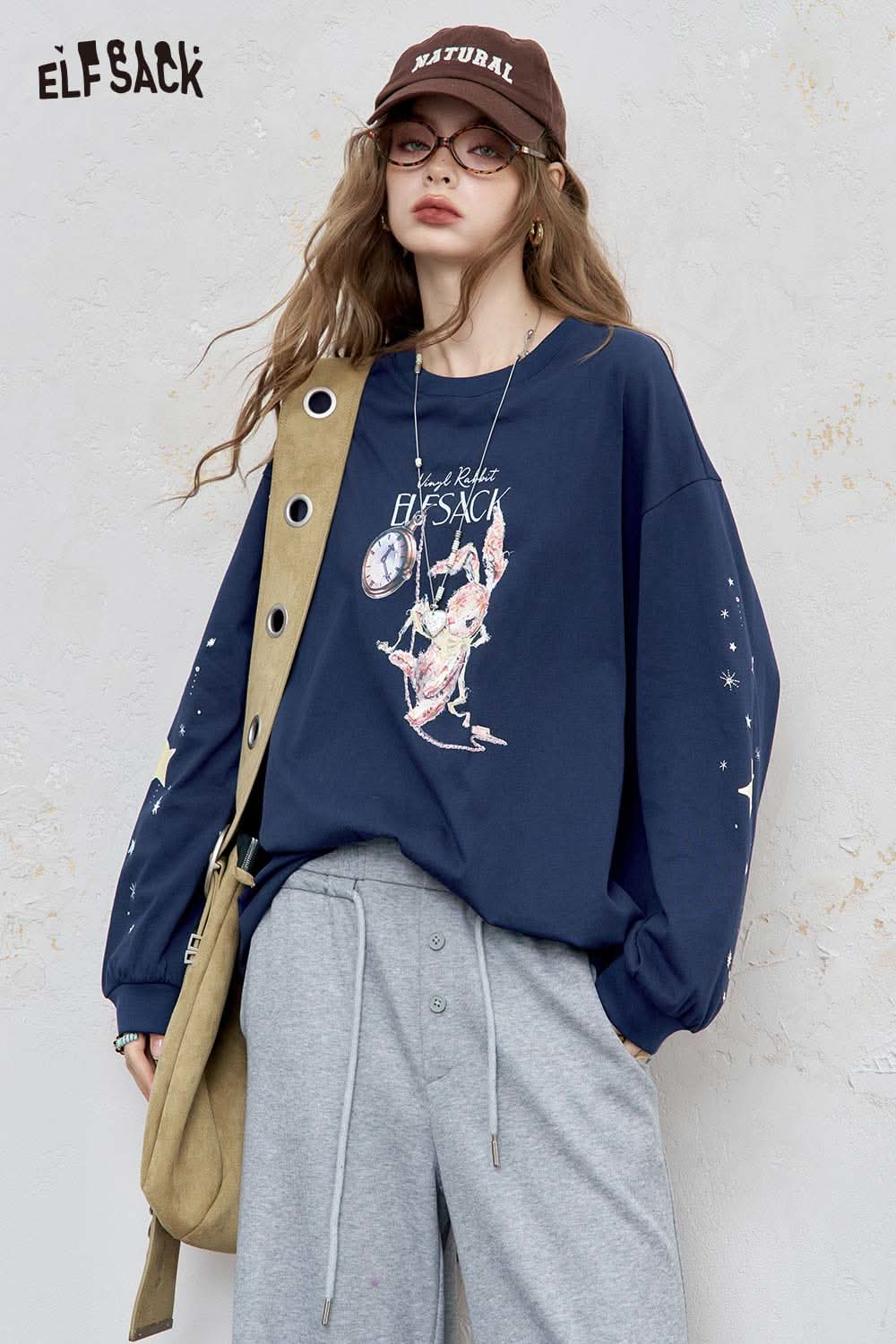 ELFSACK women's star print cotton tee in navy with a playful graphic design and relaxed fit