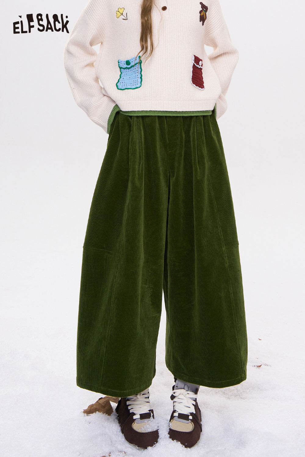 ELFSACK women's wide leg pants in green corduroy for a stylish and comfortable look