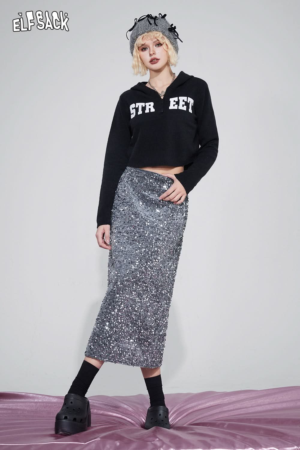 ELFSACK Christmas Hoodie Knitwears Women Slim Retro Tops