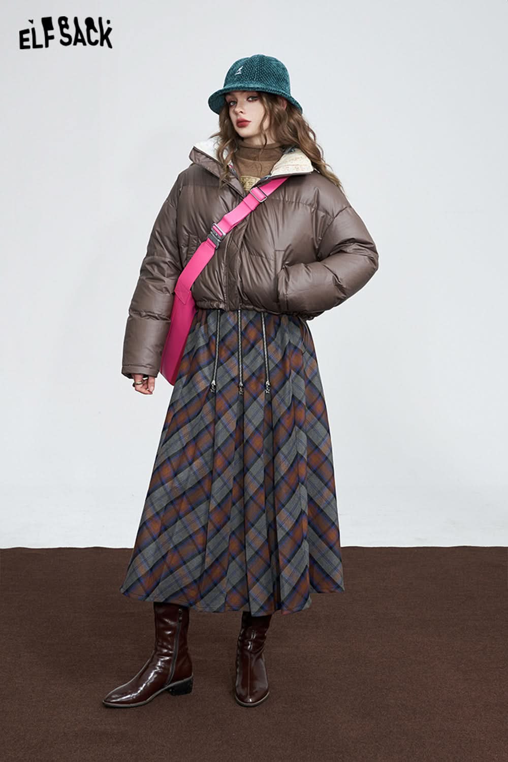 ELFSACK Checkered Pleated Skirt Woman Academic Style Casual Daily Skirt