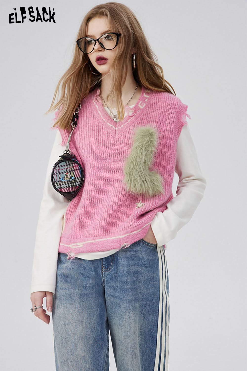 ELFSACK Female Vest Preppy Style Pullover Women Clothing Free Badge Sweaters Aesthetic Sweater Blouse Tops Women's Warm Korean No Sleeve Woman Knitted