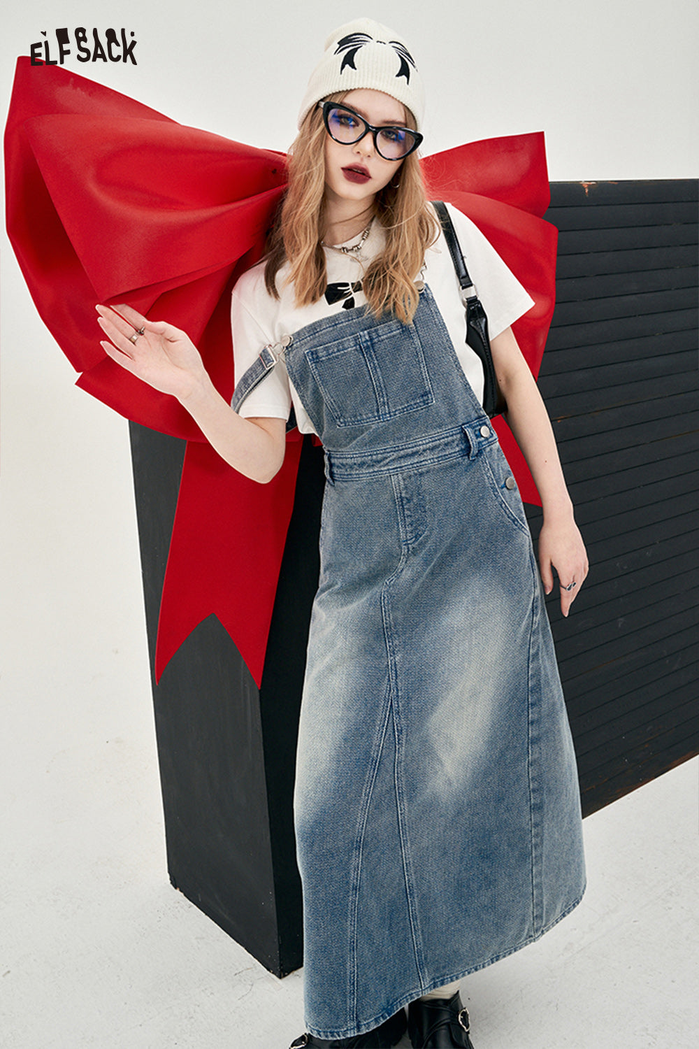 ELFSACK high rise denim material pinafore dress spring slim street style straight denim dress A pendulum mid long length dress