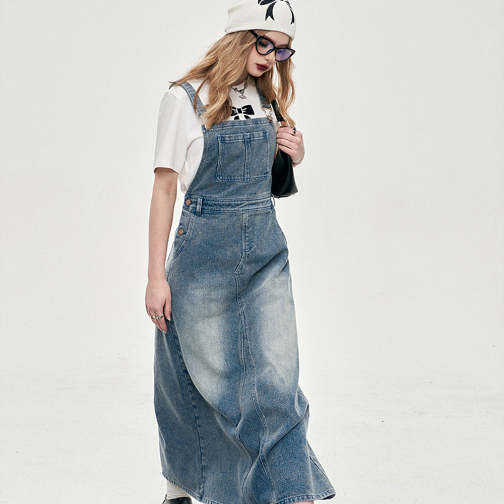 
                  
                    ELFSACK high rise denim material pinafore dress 2024 spring slim new street style straight denim dress A pendulum mid long length dress
                  
                