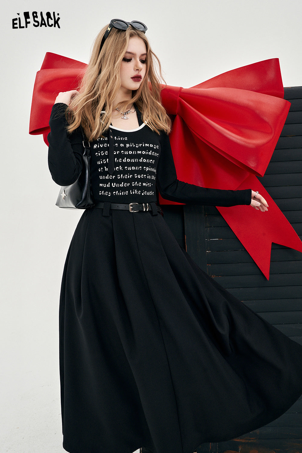ELFSACK low cut neck contrast alphabet printing pullover dress spring sweet mid long length thin halter neck dress