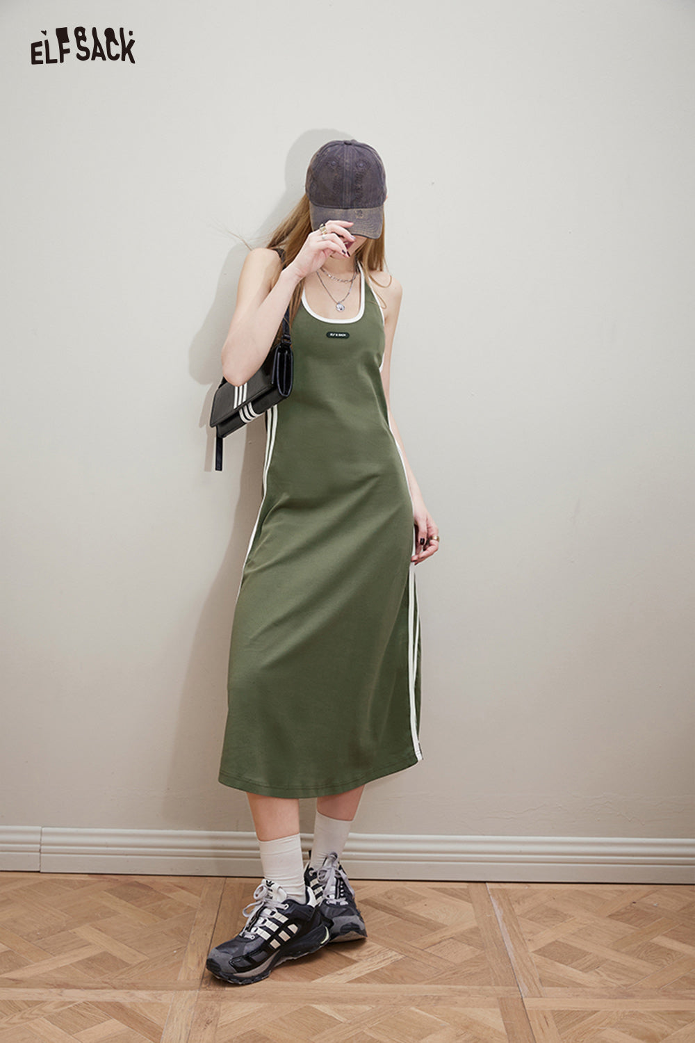 ELFSACK Sports style black suspender dress's spring slimming hanging neck long skirt