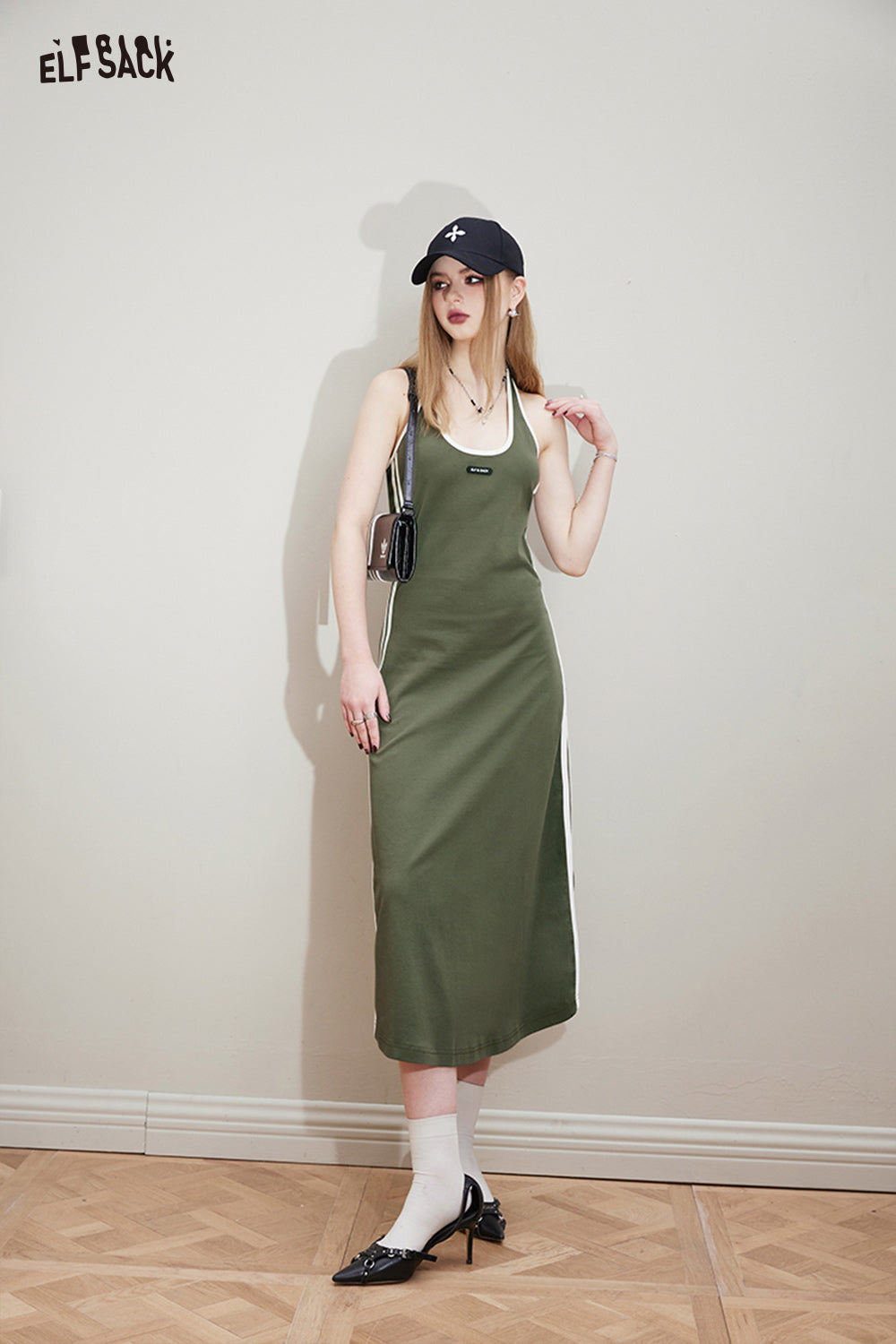 ELFSACK Sports style black suspender dress's spring slimming hanging neck long skirt