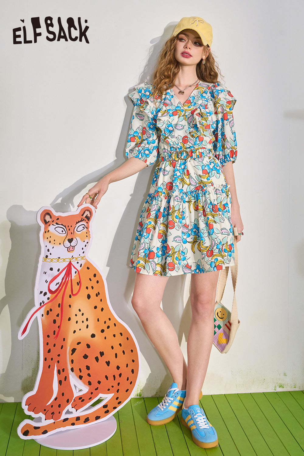 ELFSACK Mushroom Edge V-Neck Waist Wrapped Dress's Slim and Fragmented Flower Skirt