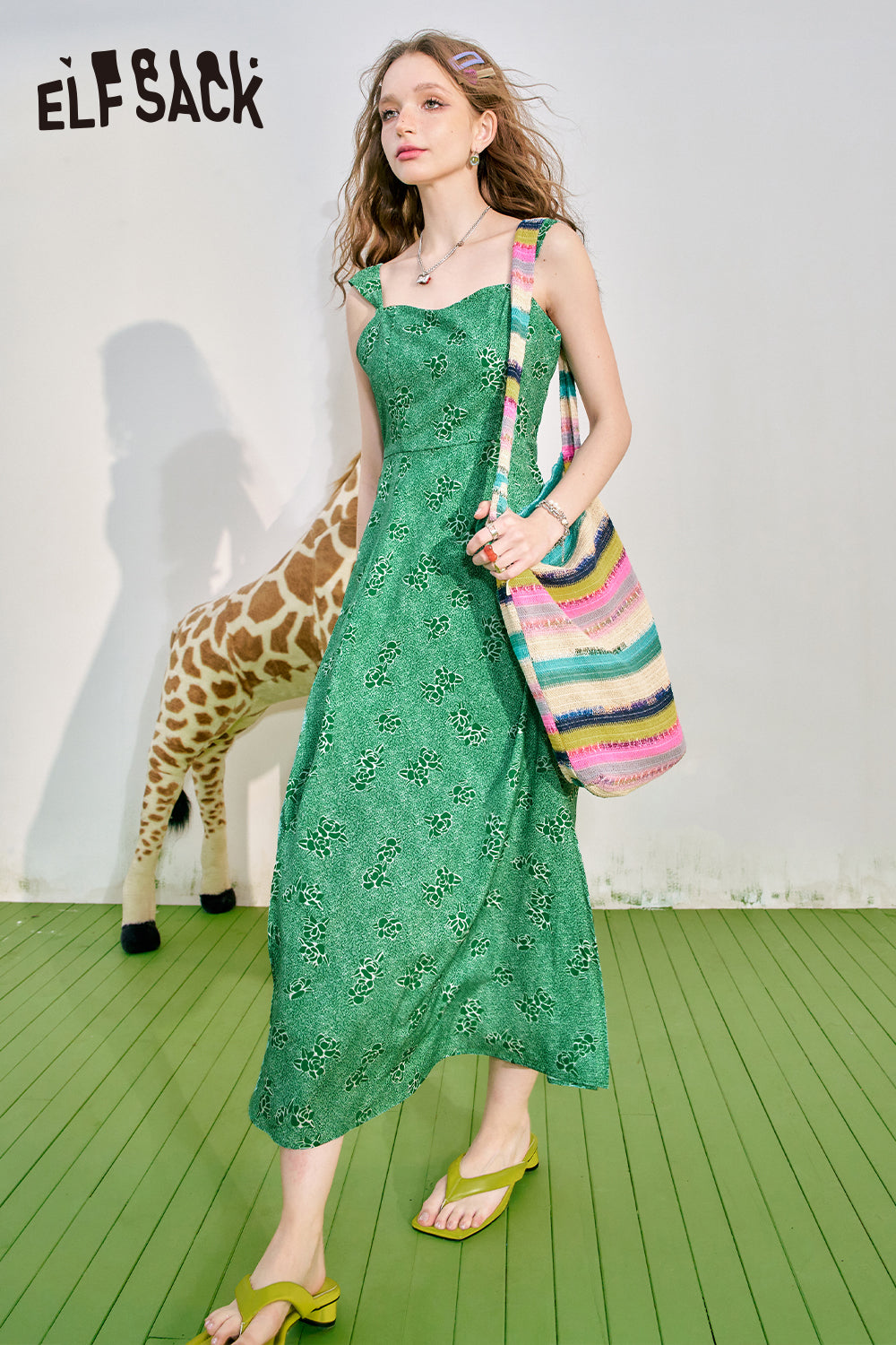 ELFSACK Green floral camisole dress with waist up temperament and vacation style skirt
