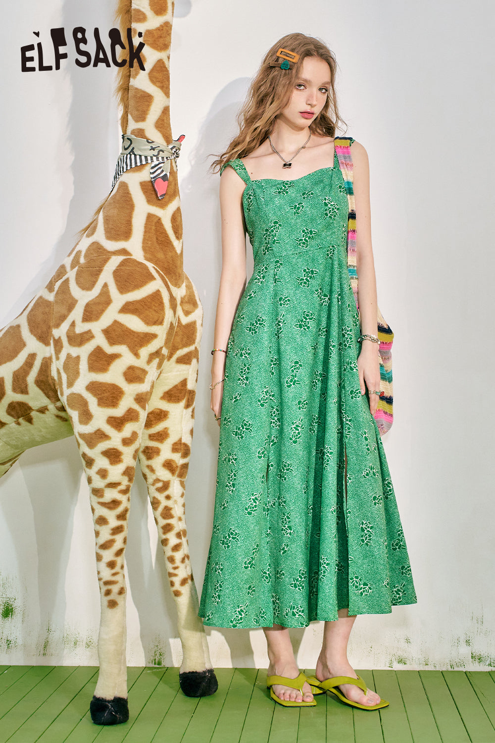 ELFSACK Green floral camisole dress with waist up temperament and vacation style skirt