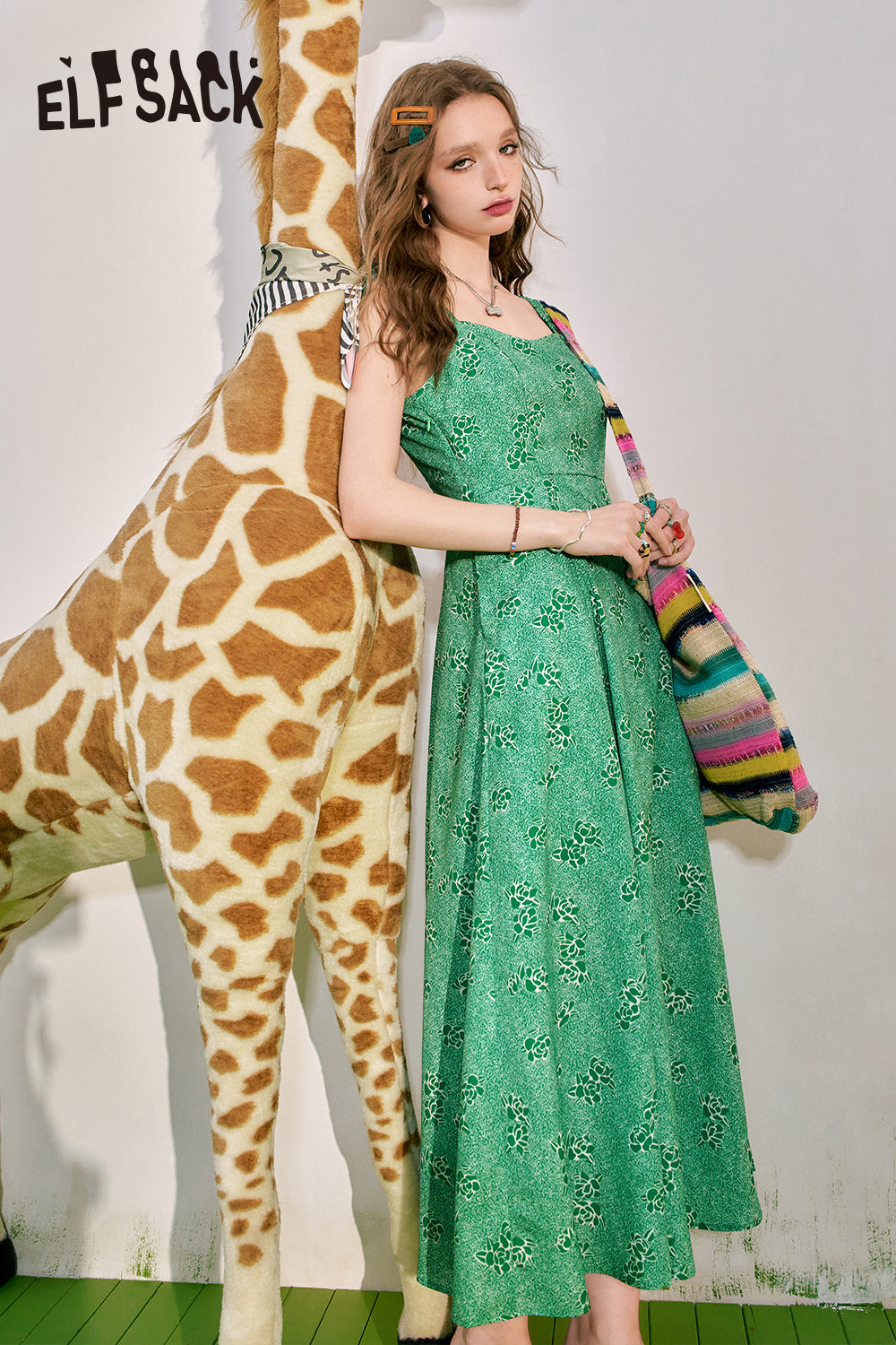 ELFSACK Green floral camisole dress with waist up temperament and vacation style skirt