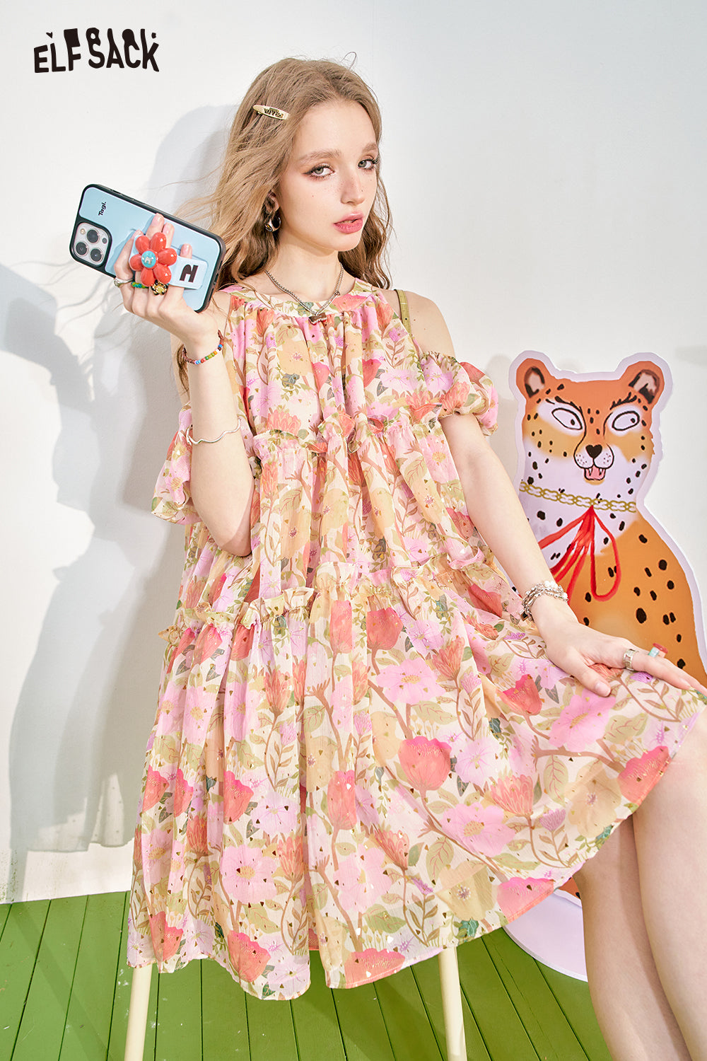 ELFSACK Hanging Neck Off Shoulder Fragmented Flower Dress Women's Style Holiday Princess Dress