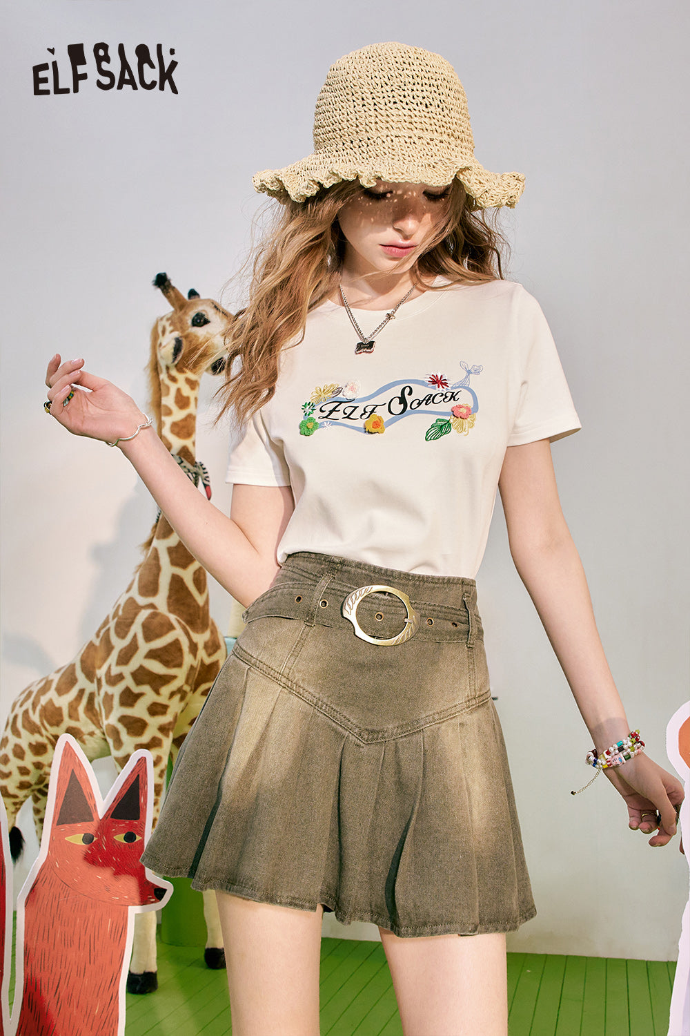 ELFSACK 3D Hooked Flower White Short sleeved T-shirt Women's Shoulder Slim Fit Top