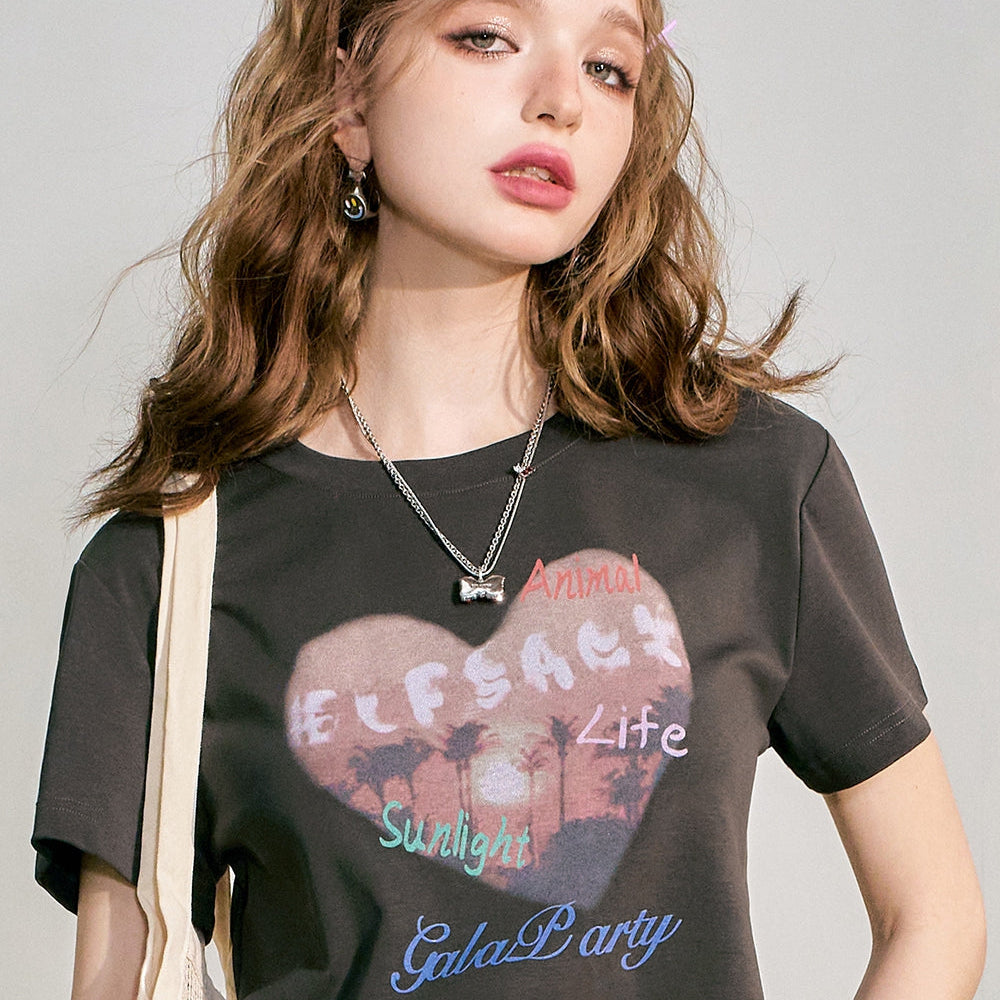 
                  
                    ELFSACK 2024 Summer New Love Print BM Slim Fit Short Sleeve T-shirt Women's Slim Short Top
                  
                