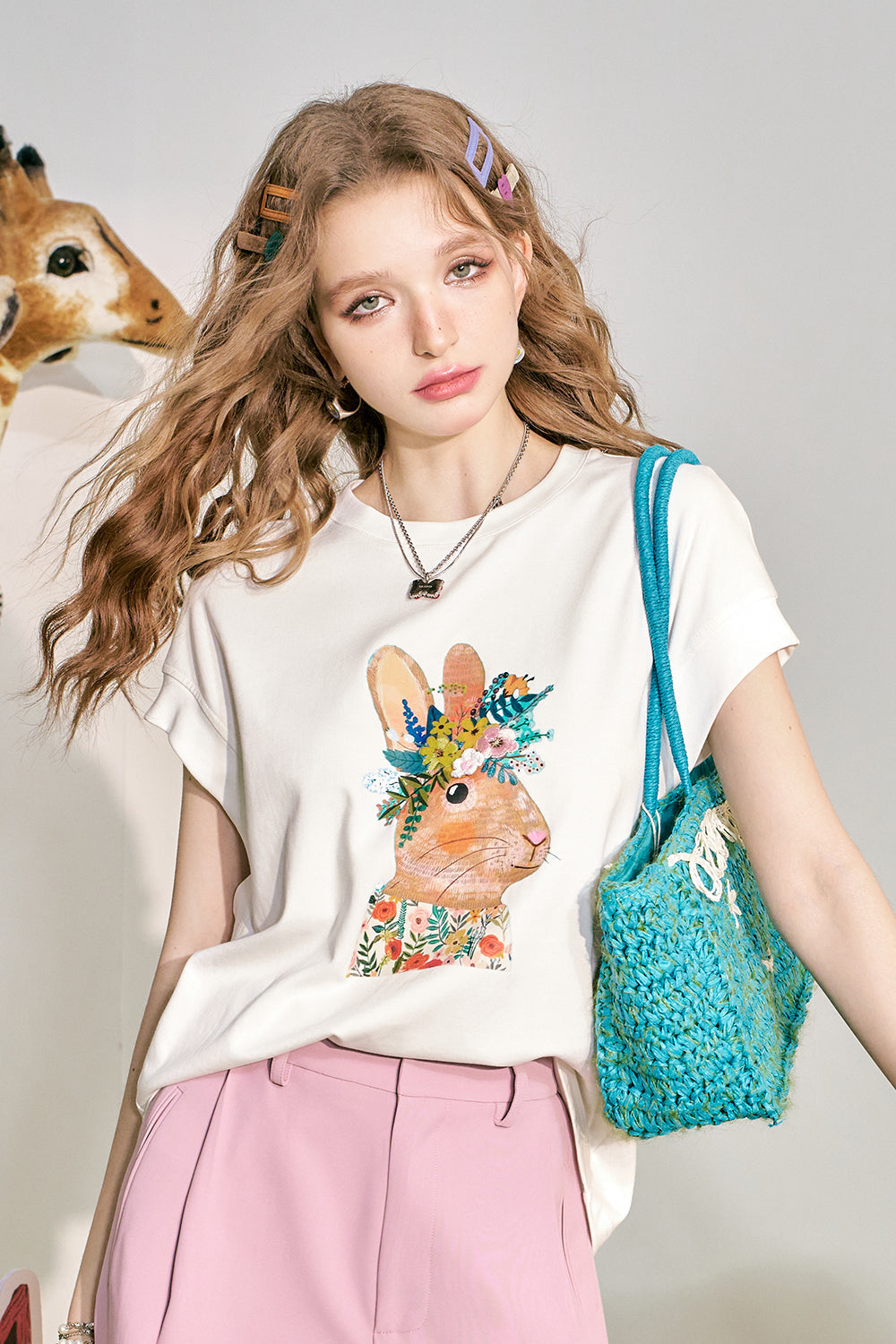 ELFSACK 2024 Summer New Rabbit Print Loose Short sleeved T-shirt Women's Design Versatile Top