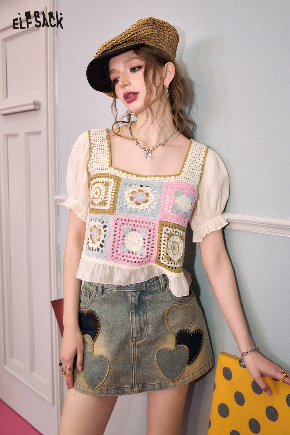 ELFSACK picnic travel vacation holiday soft comfortable fitted casual square collar Chiffon panels, square neck, crochet knit, puff sleeve cropped top plaid design