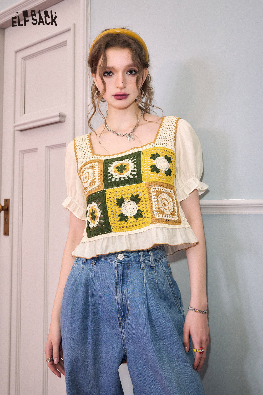 ELFSACK picnic travel vacation holiday soft comfortable fitted casual square collar Chiffon panels, square neck, crochet knit, puff sleeve cropped top plaid design